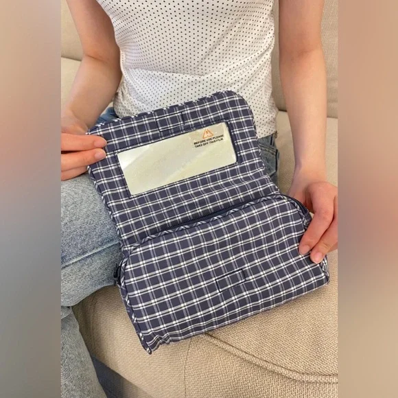 Brandy Melville plaid makeup bag - Picture 1 of 4